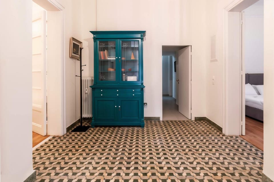 Charming 3bd apt. close to metro House in Athens