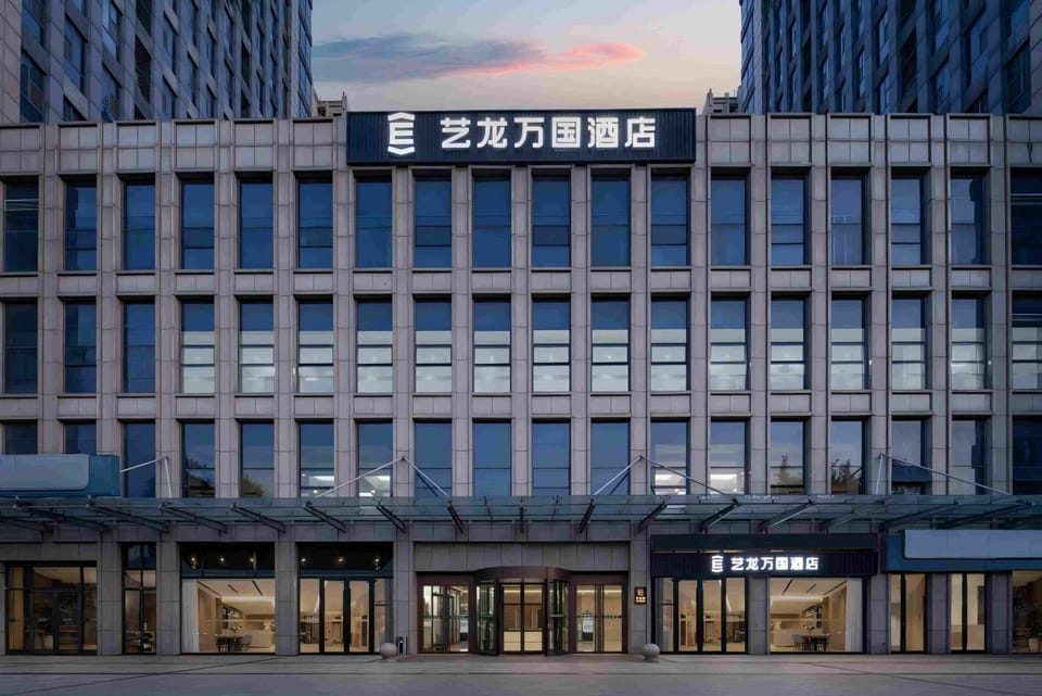 Property building, Day