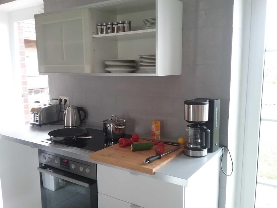 Coffee/tea facilities, Kitchen or kitchenette