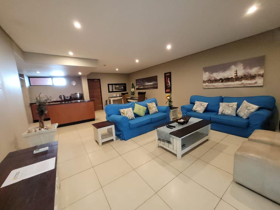 Living room, Lounge or bar, Seating area, kitchen