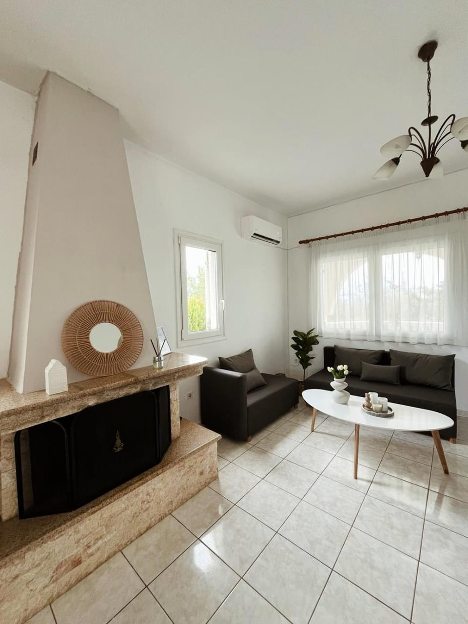 Living room, Seating area, fireplace