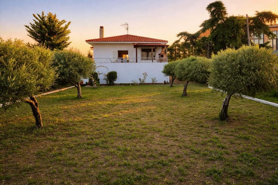 Property building, Natural landscape, Garden, Garden view