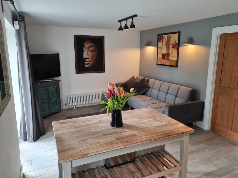 The Little Cottage - Peaceful, Dog Friendly Cottage in 5 Acres House in Mendip District