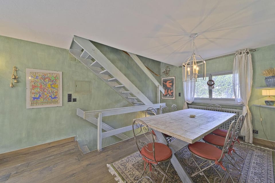 Communal lounge/ TV room, Living room