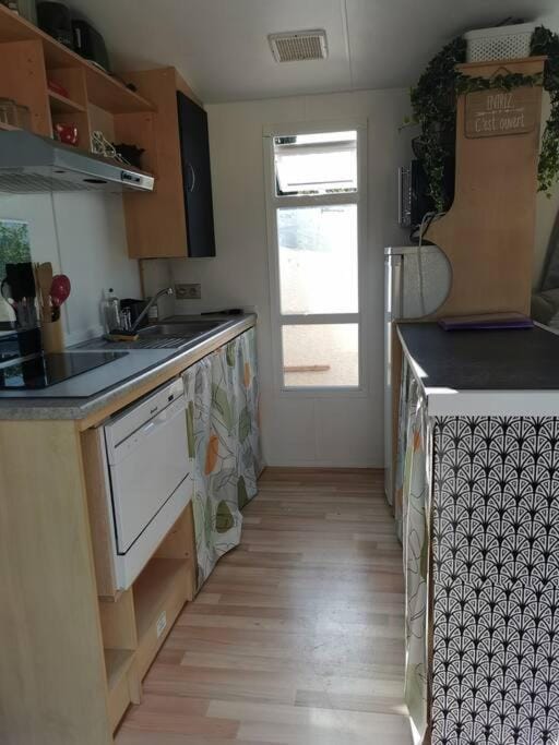 Dépendance cosy entre jardin privé et piscine partagée Chalet in French Riviera