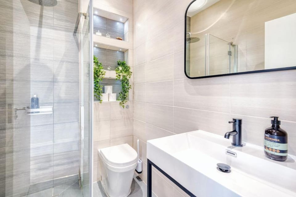 Elegant 1 bed apartment- Hampstead Village House in London Borough of Camden