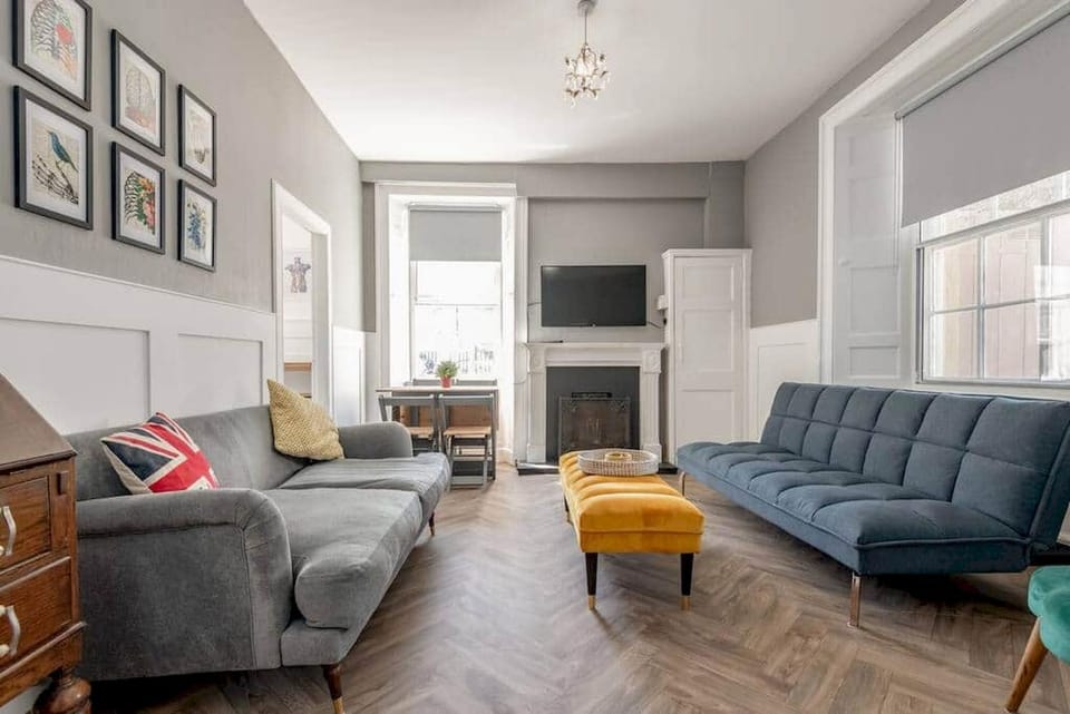 Communal lounge/ TV room, Living room