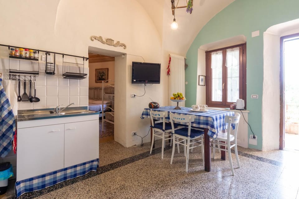 TV and multimedia, Kitchen or kitchenette, Dining area