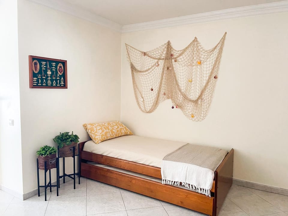 Bed, Living room, Photo of the whole room, Seating area, Bedroom