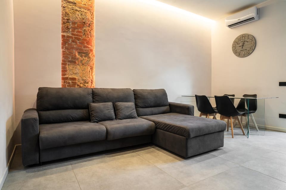 Living room, Seating area, air conditioner