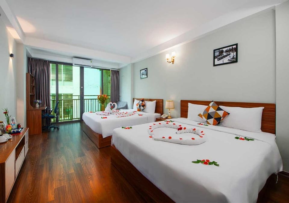 Bed, View (from property/room), Photo of the whole room, Bedroom, City view