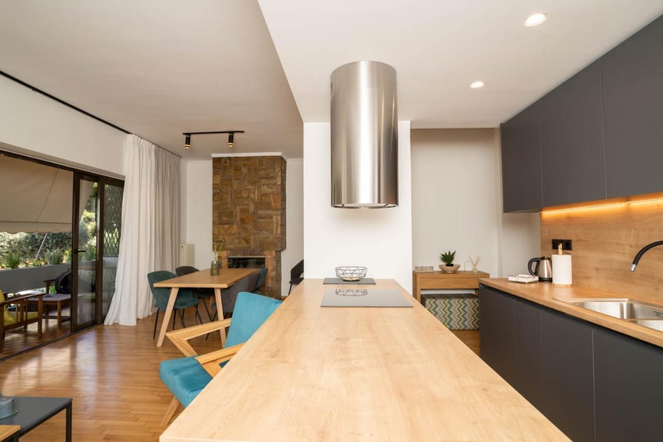 Kitchen or kitchenette, Dining area, Communal kitchen