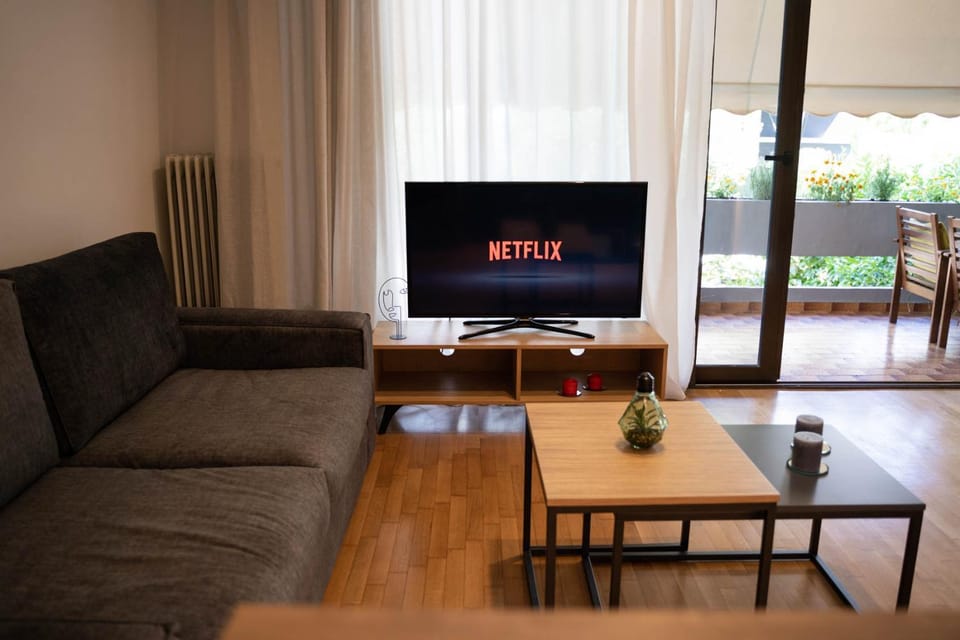 Communal lounge/ TV room, Living room, Seating area