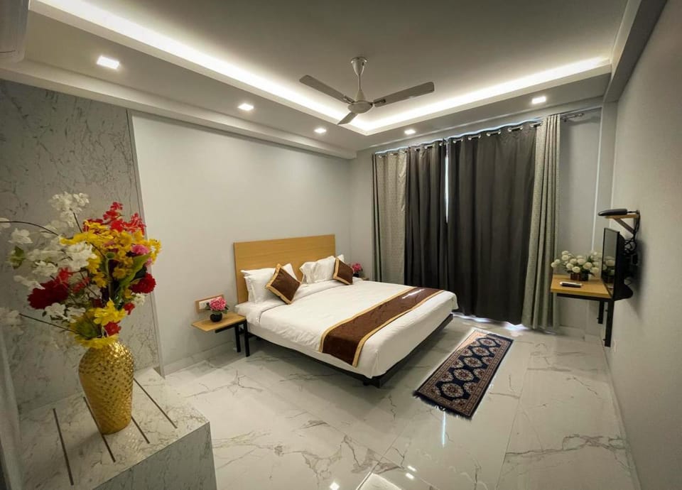Bed, Photo of the whole room, Bedroom, air conditioner