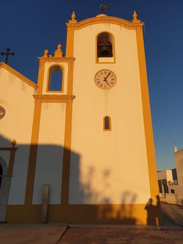 Nearby landmark, Neighbourhood