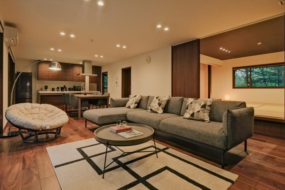 Living room, Photo of the whole room, Dining area, kitchen