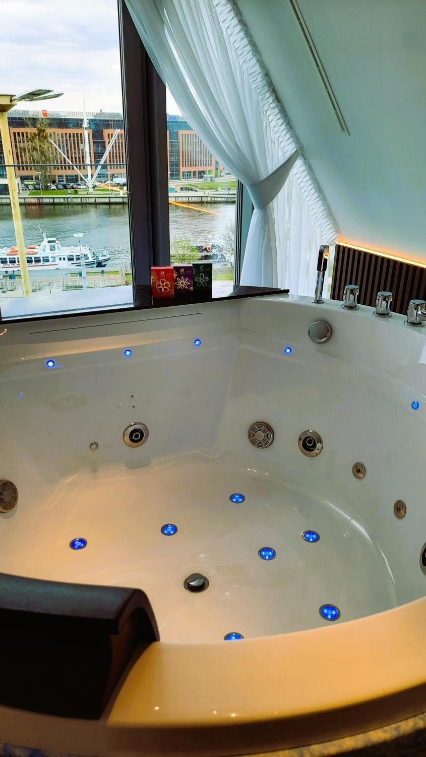 Hot Tub, Hot Tub, Bath