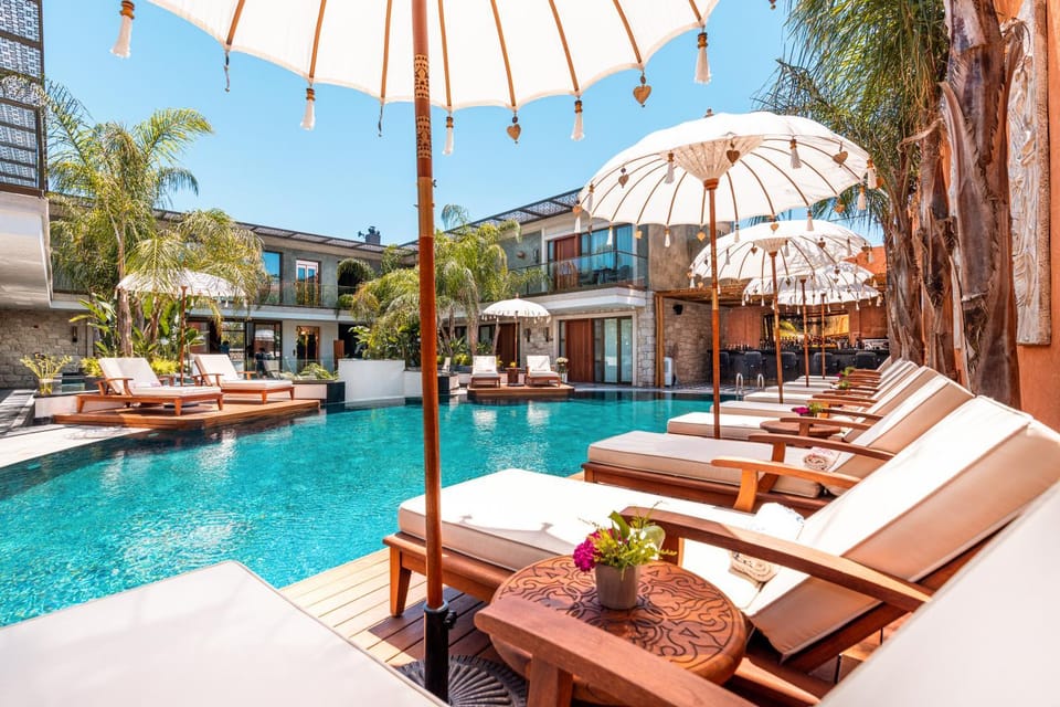 Property building, Swimming pool