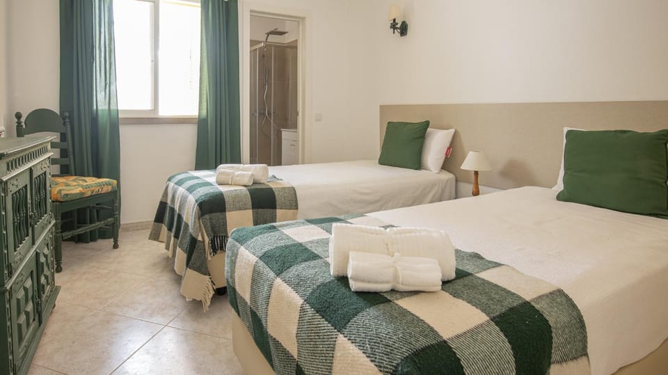 Bed, Bathroom, Photo of the whole room, Bedroom, air conditioner