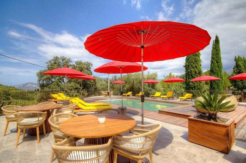 Patio, Swimming pool