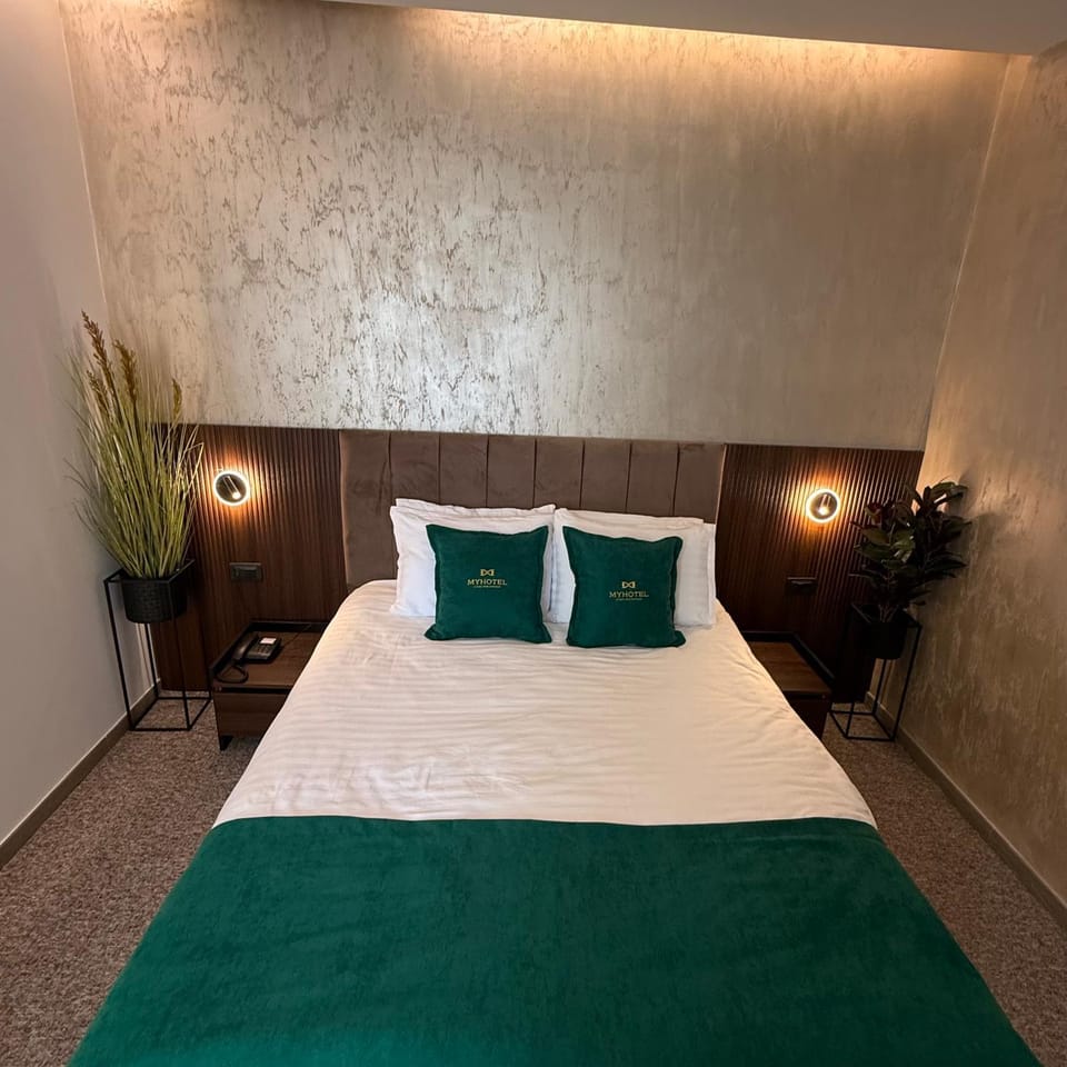 Bed, View (from property/room)