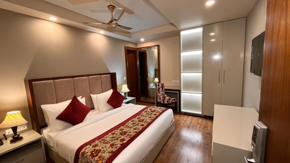 Bed, Photo of the whole room, Bedroom