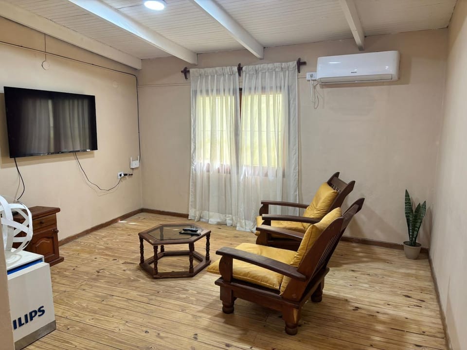 TV and multimedia, Living room, Seating area, air conditioner