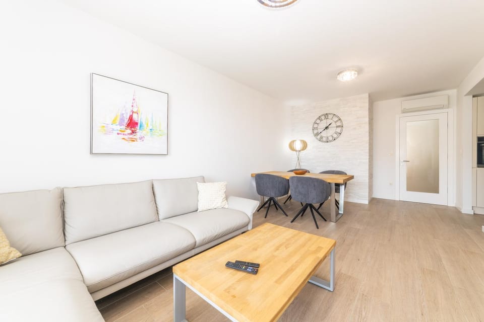 Luxury Apartments Sunny Side Apartment in Makarska
