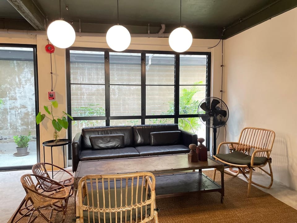 Living room, Seating area