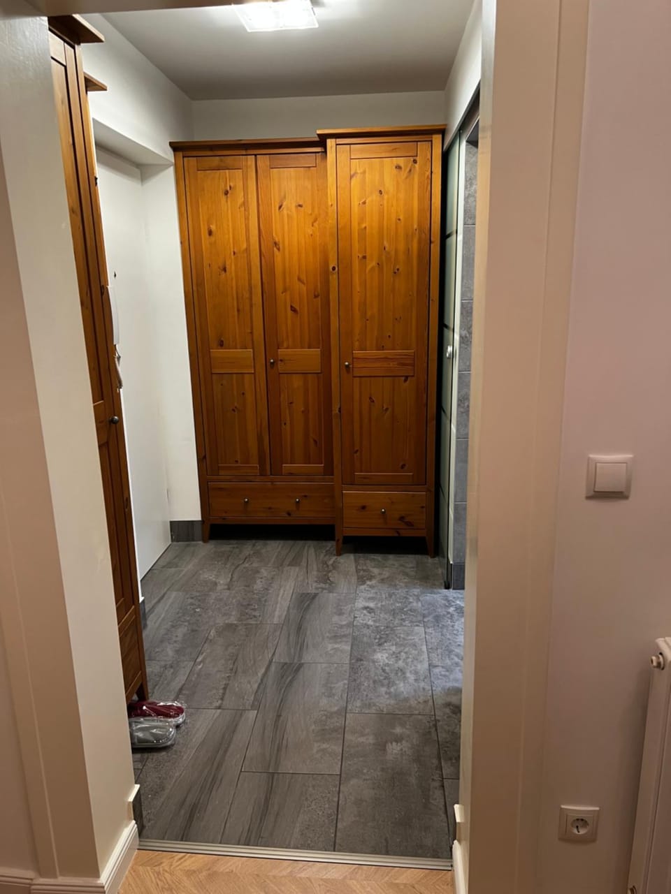 Staff, wardrobe