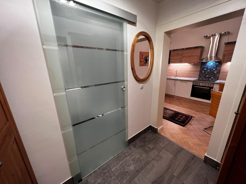 Staff, Bathroom, Kitchen or kitchenette, wardrobe