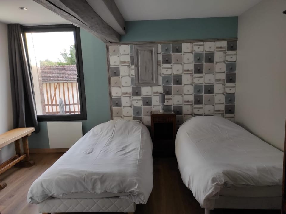 Property building, Living room, Bedroom