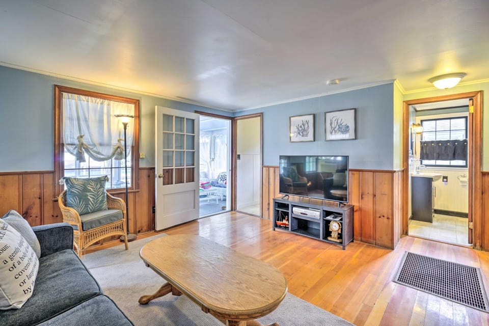 Point Pleasant Abode w/ Lagoon & Boat Dock! House in Point Pleasant