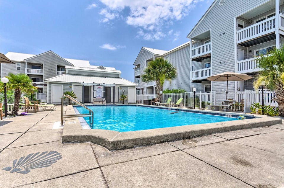Fort Walton Beach Condo: Walk to Local Beach! House in Okaloosa Island