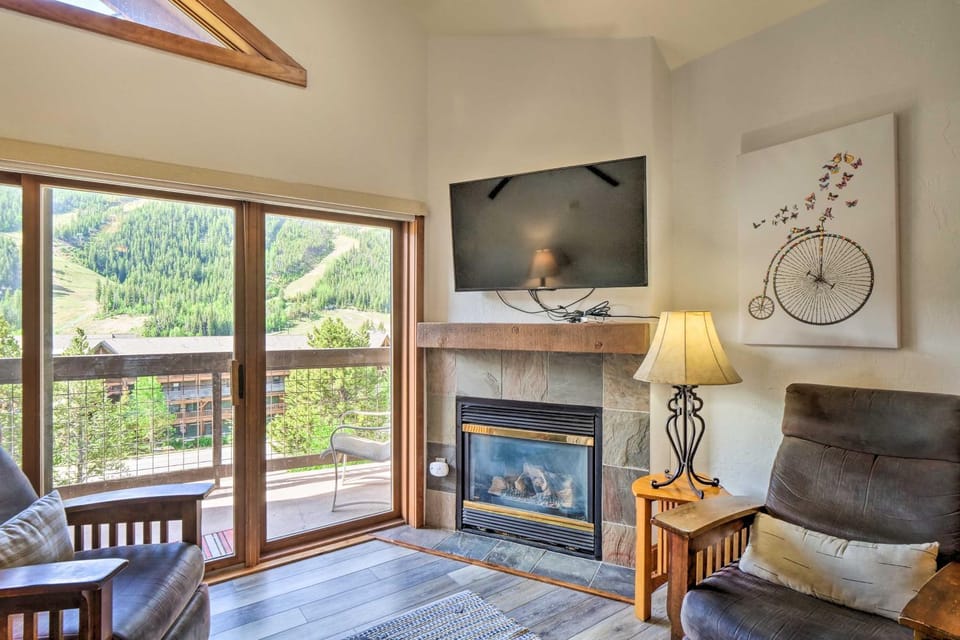 < 1 Mi to Slopes: Mtn-View Keystone Condo House in Keystone