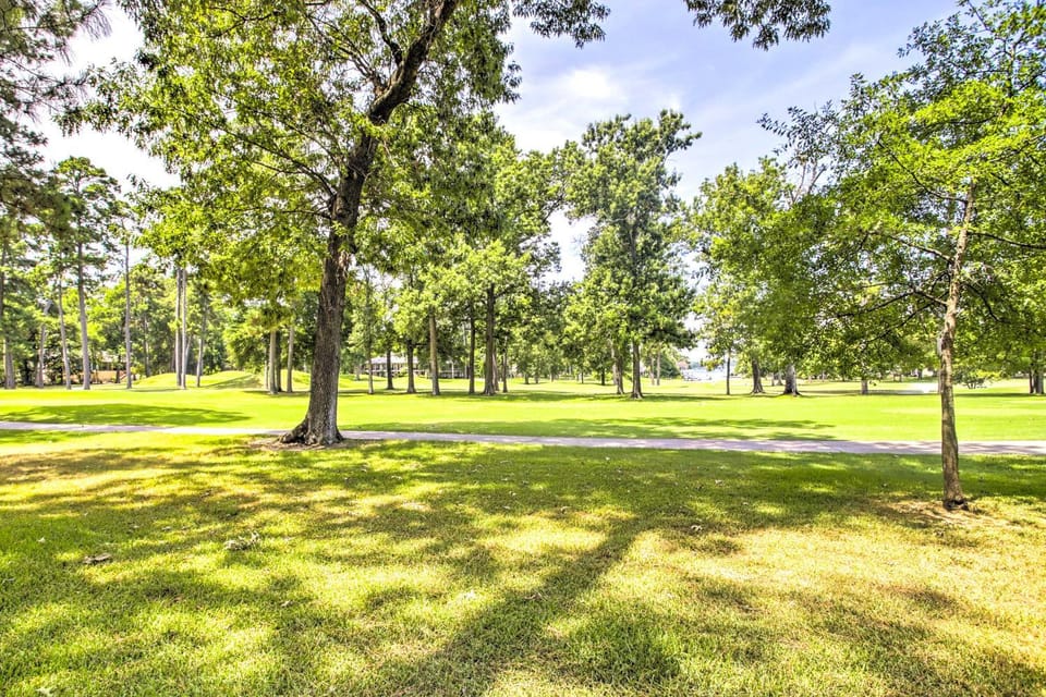 Walden Golf Course Condo Near Lake Conroe! House in Lake Conroe