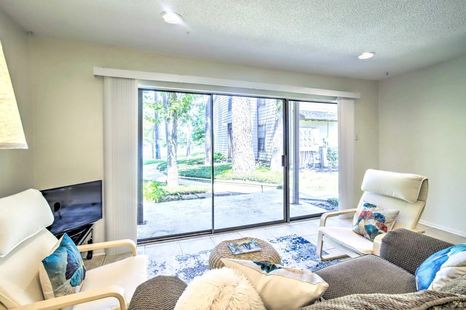 Walden Golf Course Condo Near Lake Conroe! House in Lake Conroe
