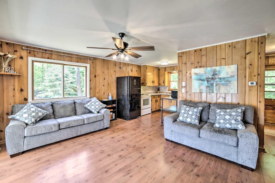 Lakefront Wisconsin Cottage w/ Dock & Hot Tub! House in Wisconsin