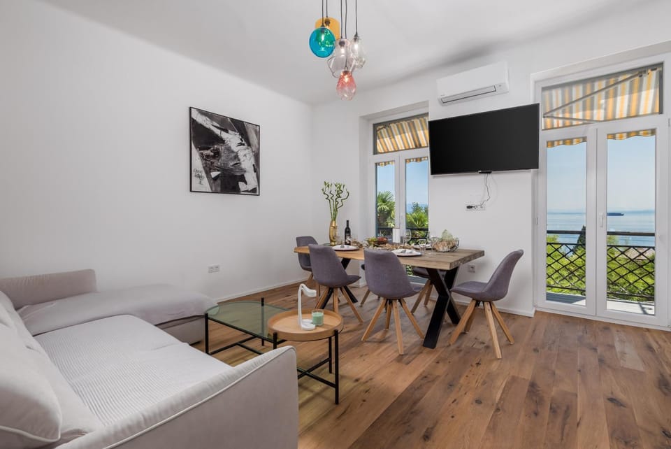 View (from property/room), Living room, Dining area, Sea view
