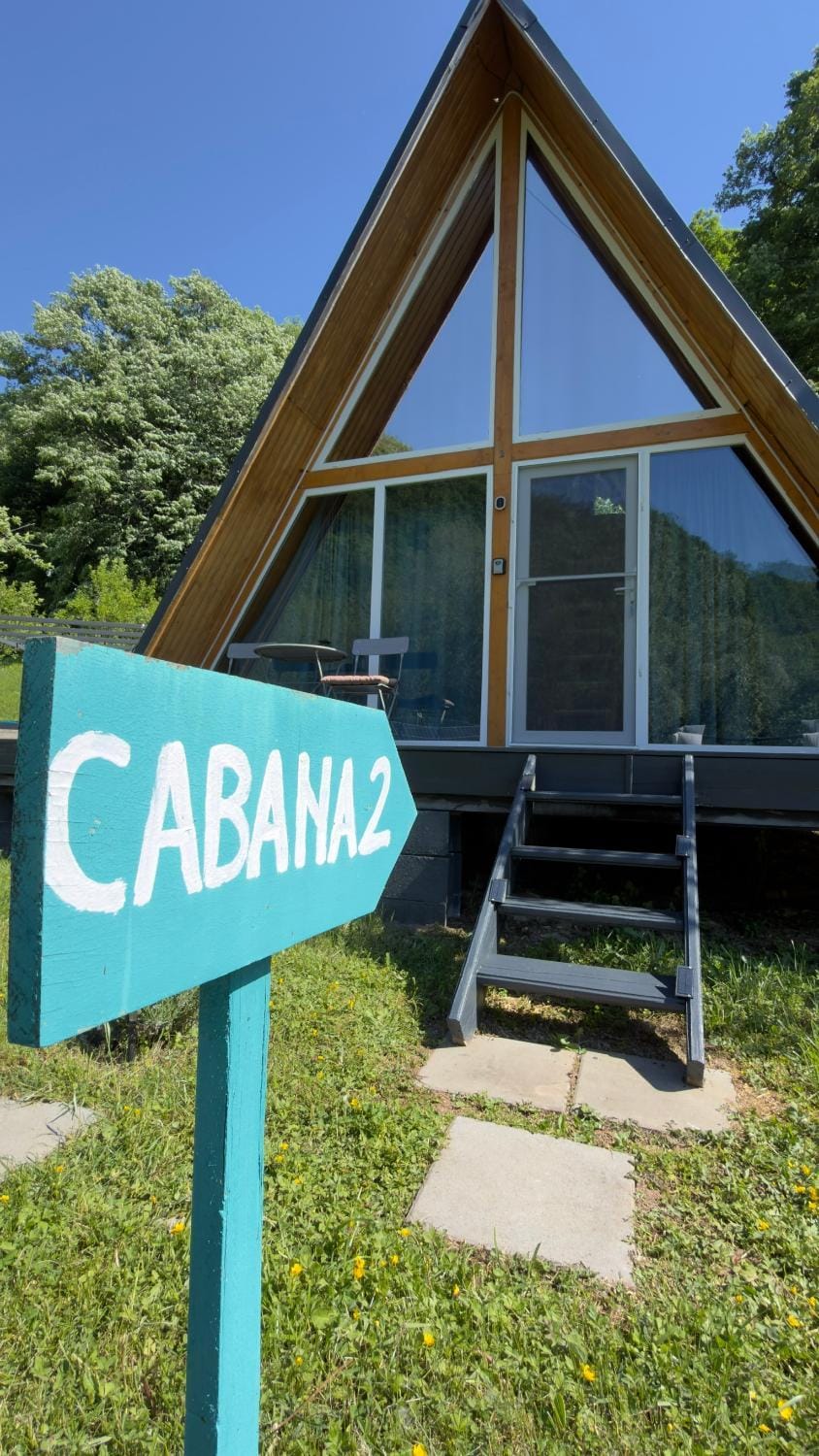 Cabane A-Frame Svinița House in Serbia