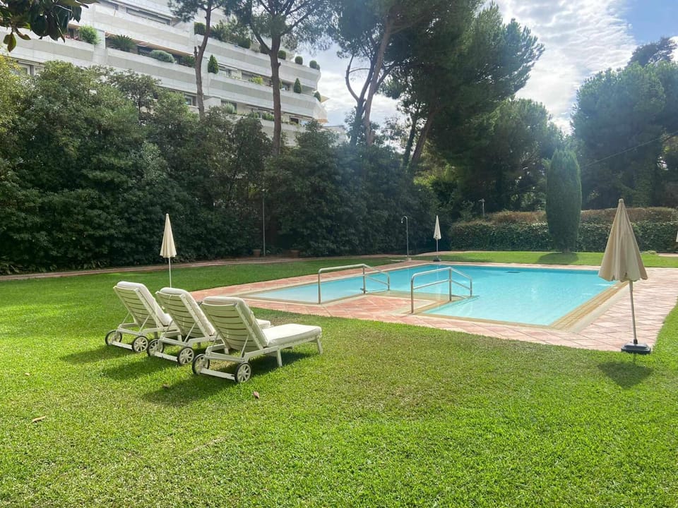 Pool view, Swimming pool
