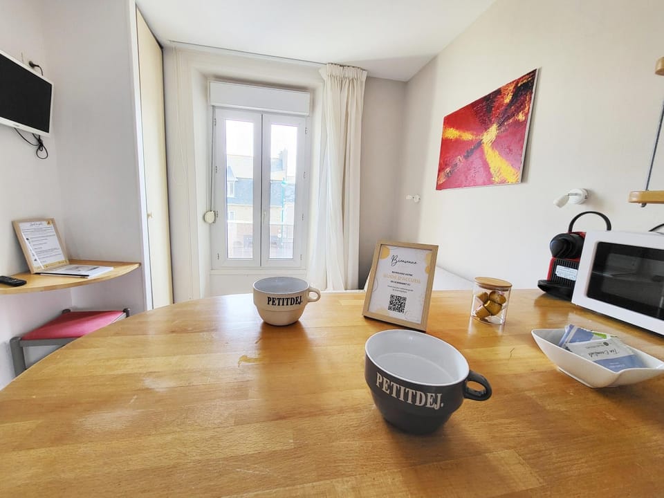 Coffee/tea facilities, Living room, Lounge or bar, Breakfast, minibar, oven, kitchen