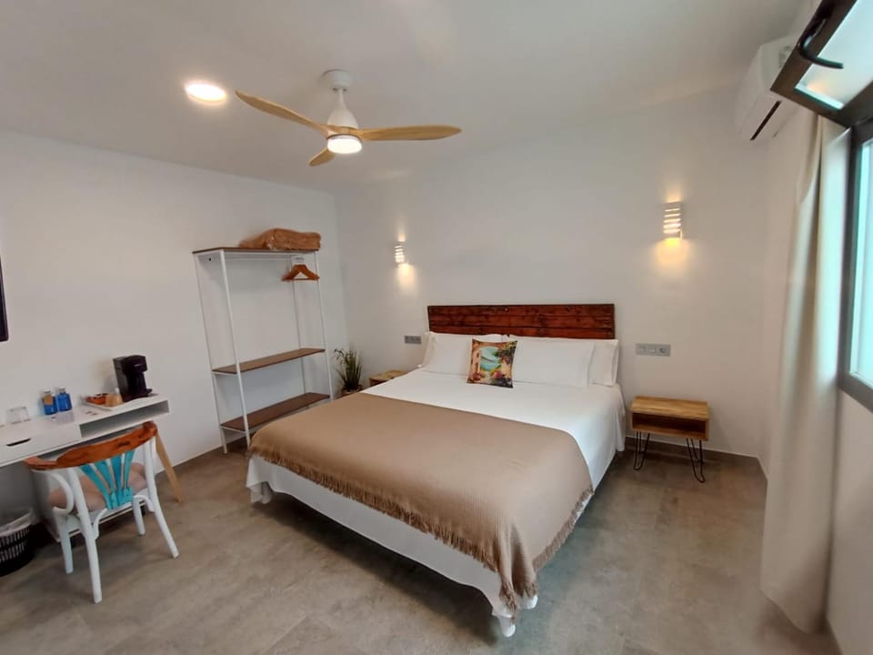Hostal Aires del Mar Bed and Breakfast in Andalusia