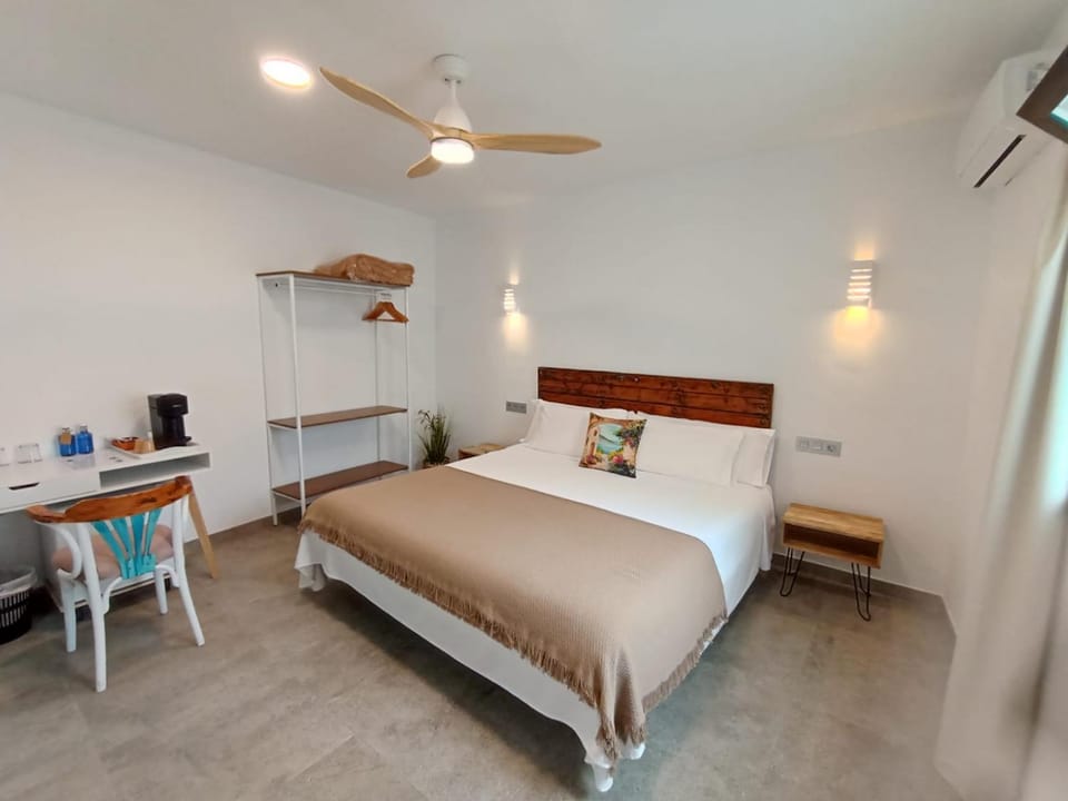 Hostal Aires del Mar Bed and Breakfast in Andalusia