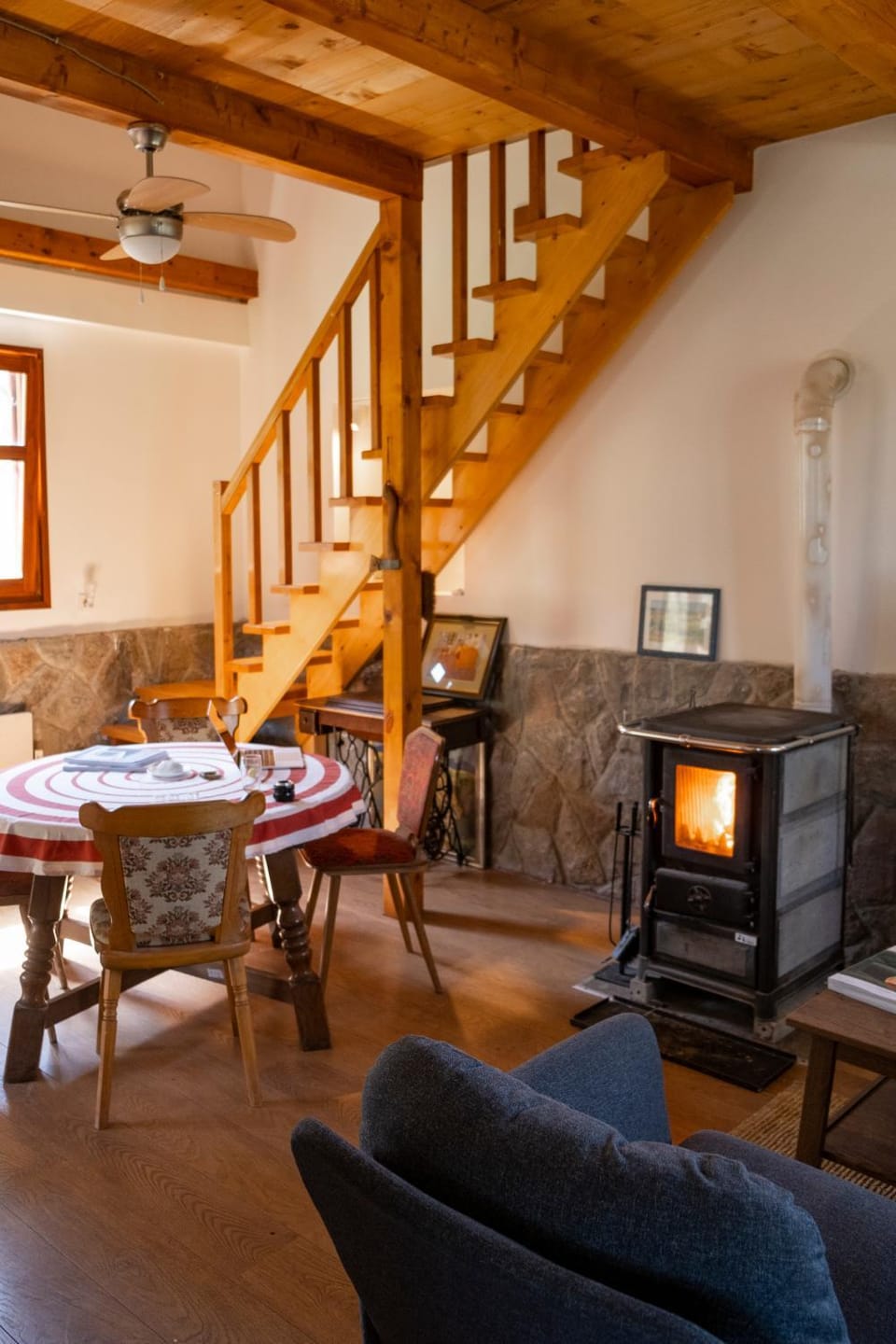 Living room, Dining area