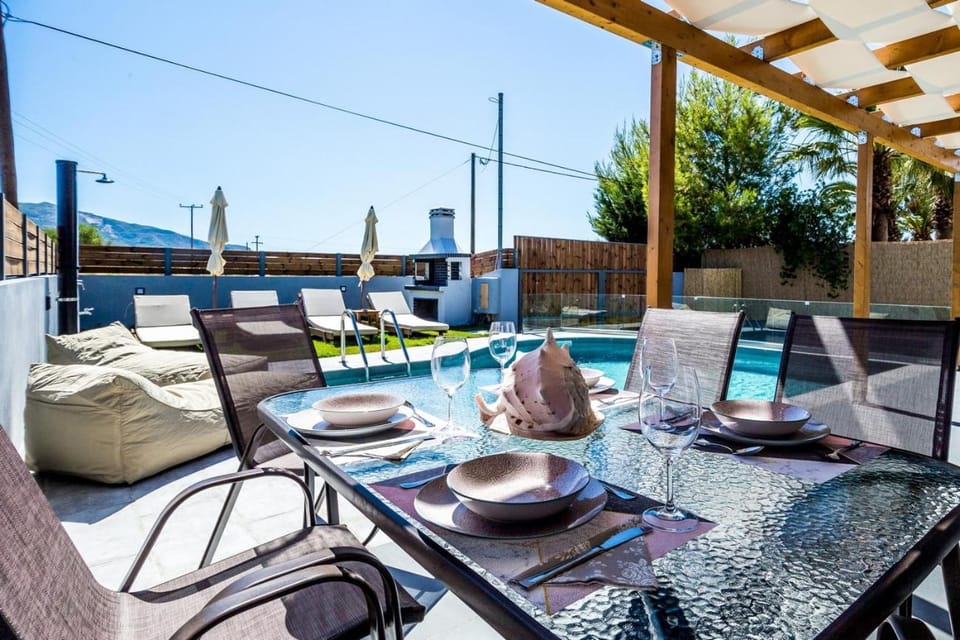 Food and drinks, Swimming pool