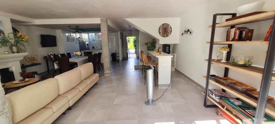 Lounge or bar, Lounge or bar