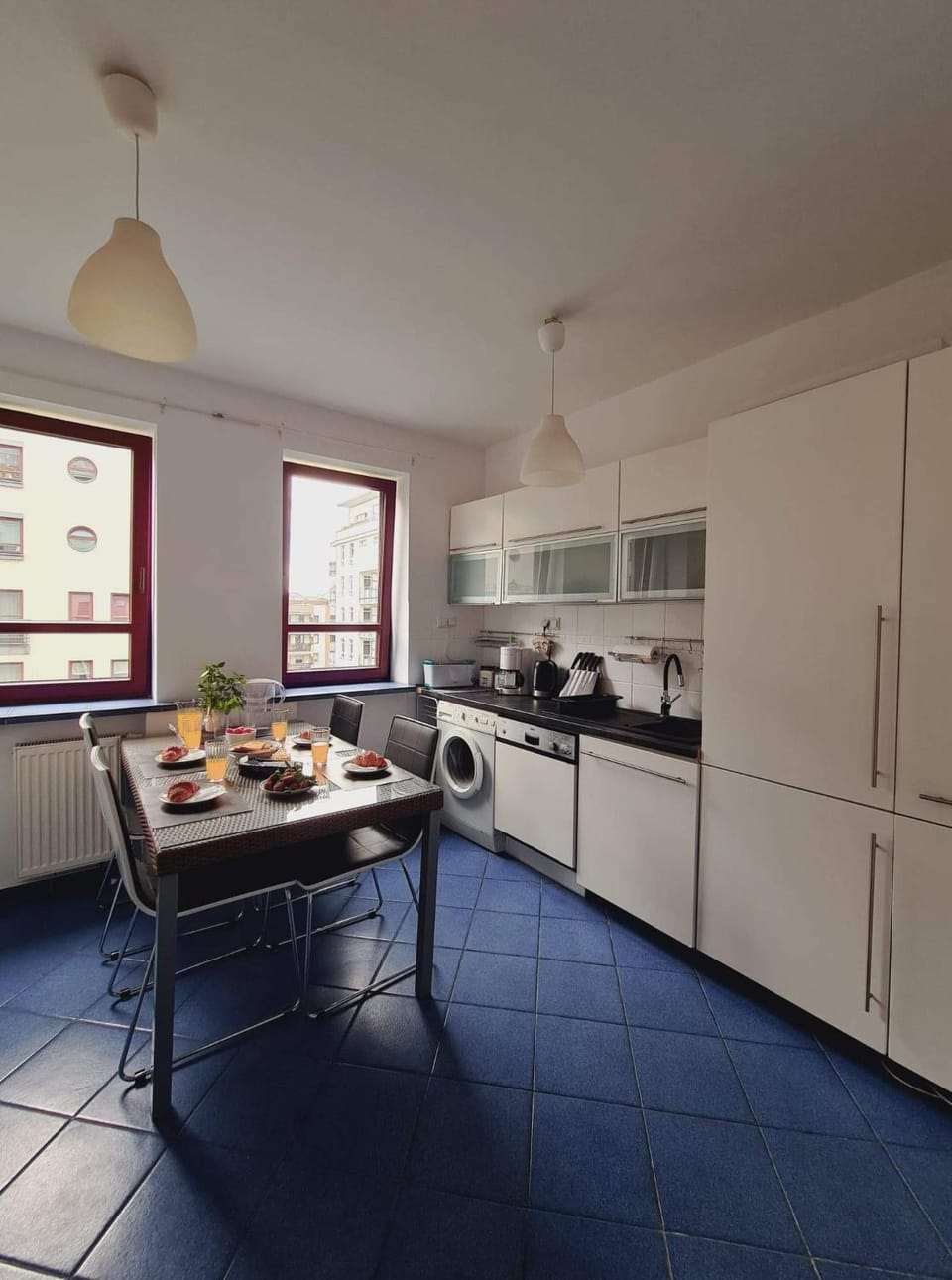 Kitchen or kitchenette, Communal kitchen