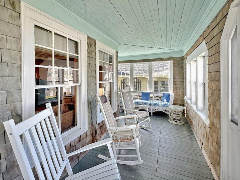 Cozy Cottage by the Sea House in York Beach