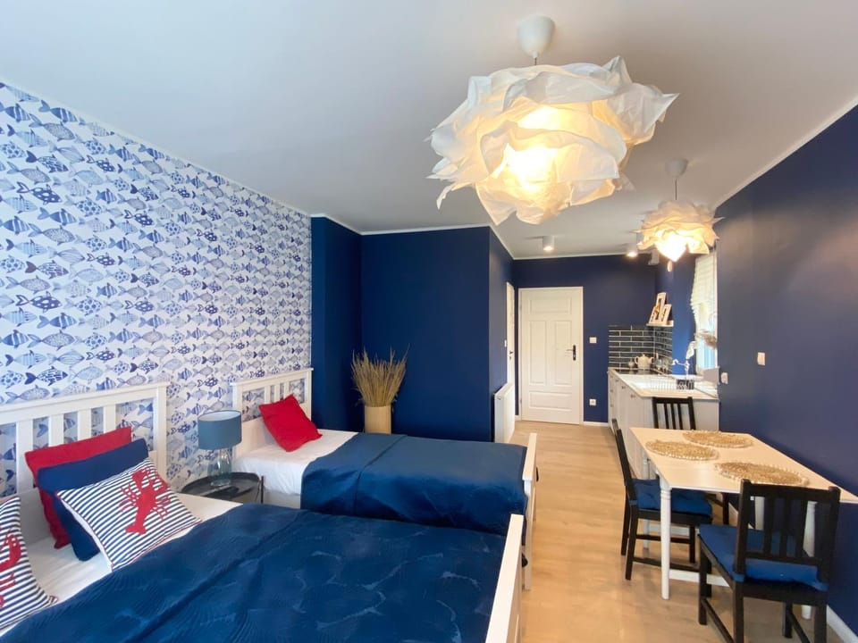 Bed, Photo of the whole room, Dining area, Bedroom